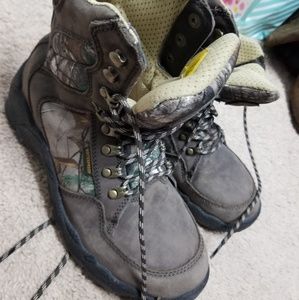 Hunting boots